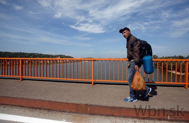 Nelegálneho migranta zabila v Bulharsku odrazená guľka