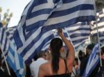 Gréci si začnú uťahovať opasky, aby dostali ďalšie peniaze