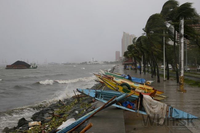 Tajfún Koppu zasiahol sever Filipín, evakuovali tisíce ľudí