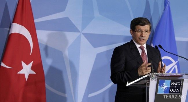 Davutoglu: Turecko sa nestane koncentračným táborom pre migrantov