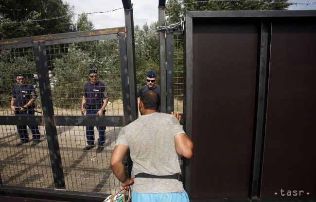 KORUPCIA: Maďarskí policajti skrývali eurá v trenírkach a podprsenkách