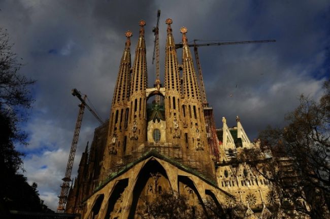 Baziliku Sagrada Família obohatí šestica veľkých veží