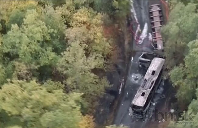 Tragédia: Pri zrážke autobusu s kamiónom zahynulo 43 ľudí