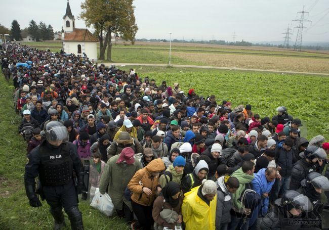 Prílev migrantov do Slovinska stúpa, Grécko už zaplavili