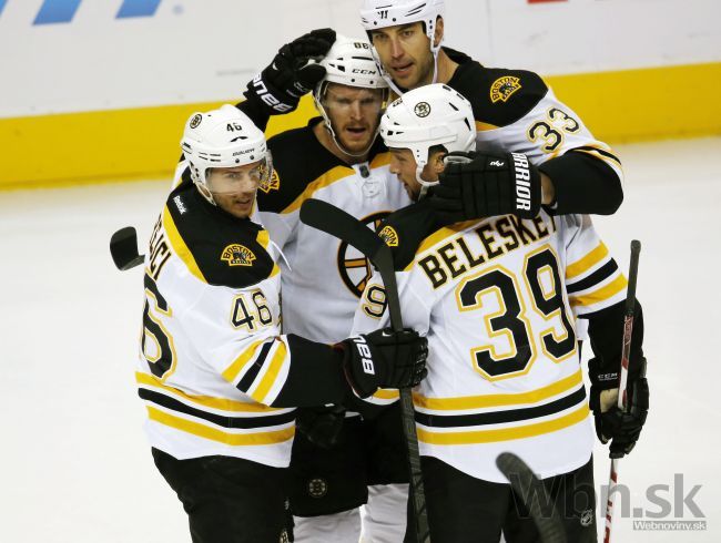 Video: Chárov Boston triumfoval na ľade New York Islanders