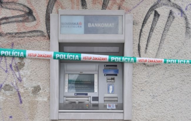 Za krádeže z bankomatov tresty od troch do osem rokov