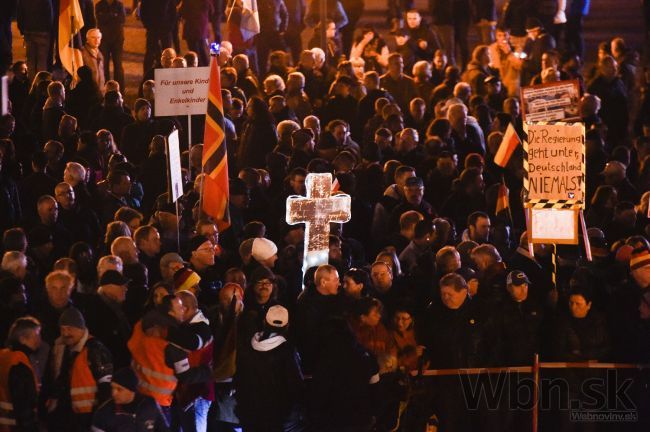 V Drážďanoch opäť demonštrovali tisícky stúpencov Pediga