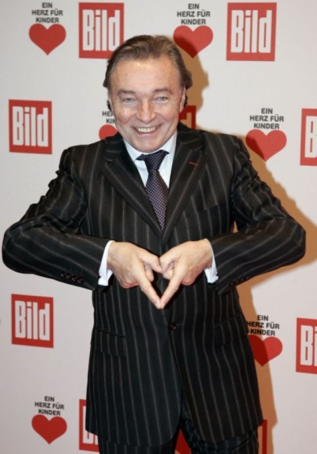 Karel Gott podstúpil operáciu srdca, je stabilizovaný