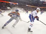 Video: Líder NHL prehral, Hossa s mínuskami a pálil slepými