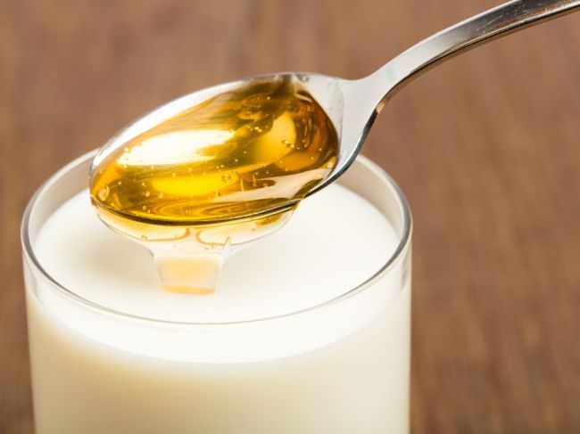 Mlieko a med – skvelá kombinácia nielen pre lepší spánok
