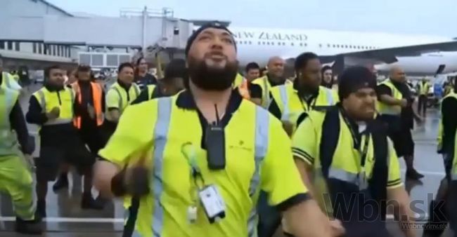 Video: Pozrite si tanec Haka v podaní zamestnancov aerolínií