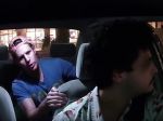Video: Taxikár použil na cestujúceho slzný sprej
