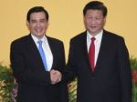Prezidenti Číny a Taiwanu si prvýkrát podali ruky