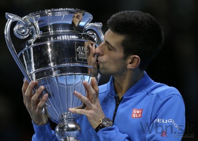 Djokovič deklasoval Nišikoriho, Federer zdolal Berdycha