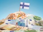 Tisíce ľudí podpísali petíciu. Opustí Fínsko eurozónu?