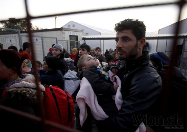 Štáty USA odmietajú po útokoch v Paríži sýrskych utečencov