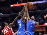 Video: Westbrook čaroval, Knight dosiahol triple-double