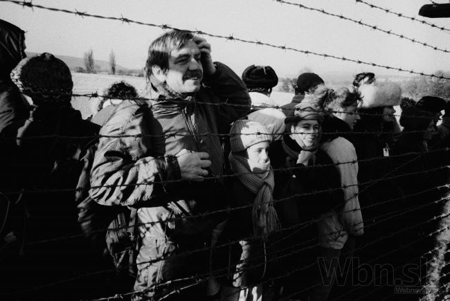 November ´89 zhoršil vzťahy ľudí, tvrdia komunisti