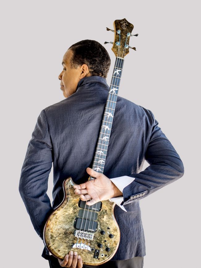 Stanley Clarke prebudí Slovensko zo zimného spánku