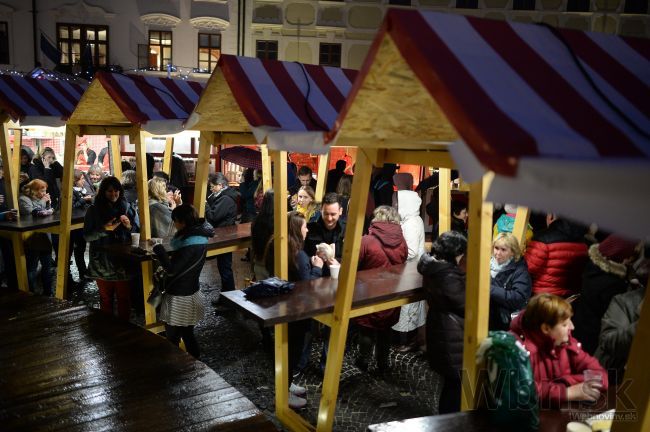 Vianočné trhy sa začali, ponúkajú kvalitnejšie služby