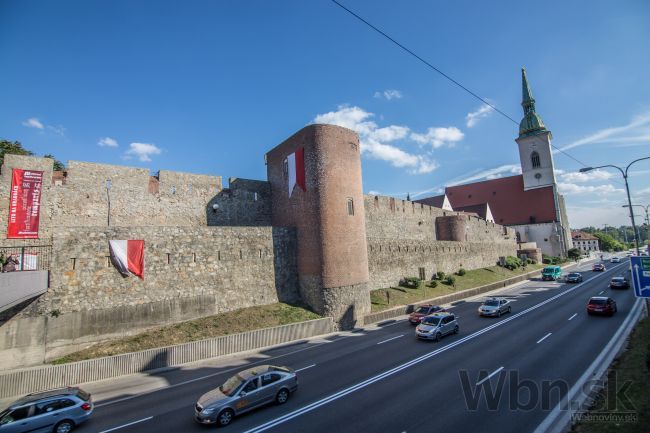 Bratislavská radnica žiada kraj o dotáciu na opravu ciest