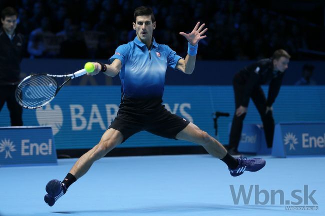 Djokovič zdolal v Londýne Federera, získal piaty titul