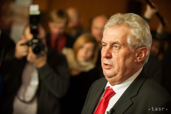 Zeman varoval pred nebezpečím, ktoré sa priblížilo k českým hraniciam