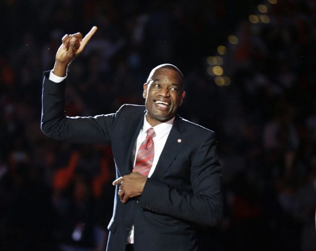 Video: Dikembe Mutombo sa zaradil medzi večné mená Atlanty