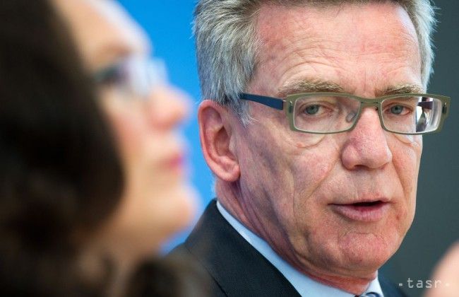 De Maiziere: EÚ by mala ohraničiť počet prijatých utečencov za rok