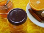 ČR: Kontrolóri odhalili antibiotiká v ďalších šaržiach medu