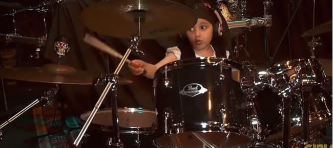 Video: Rozkošné dievčatko vás prekvapí drsným talentom