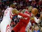 Video: Harden dorazil Philadelphiu, Curry zničil Phoenix