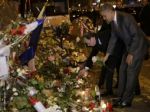 Obama si pred klubom Bataclan uctil obete parížskych útokov