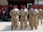 Parlament schválil vyslanie piatich vojakov do Mali