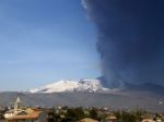 Popol z talianskej sopky Etna spôsobil uzatvorenie letiska