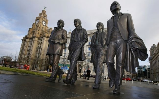 Liverpool si uctil svojich synov, The Beatles majú sochy