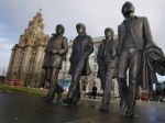 Liverpool si uctil svojich synov, The Beatles majú sochy