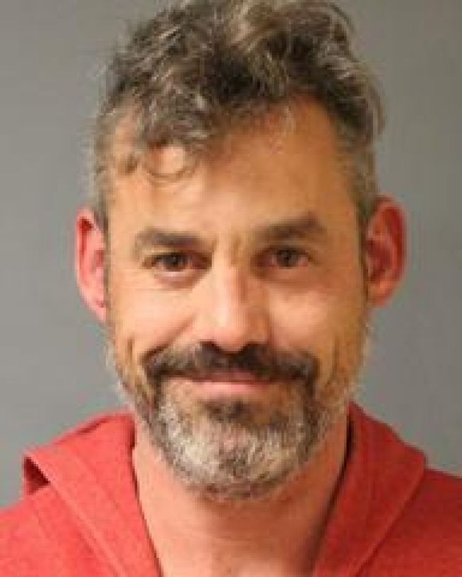 Herec Nicholas Brendon sa priznal k napadnutiu priateľky