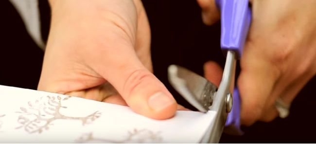 Video: Originálny spôsob, ako zabaliť darčeky do obálky