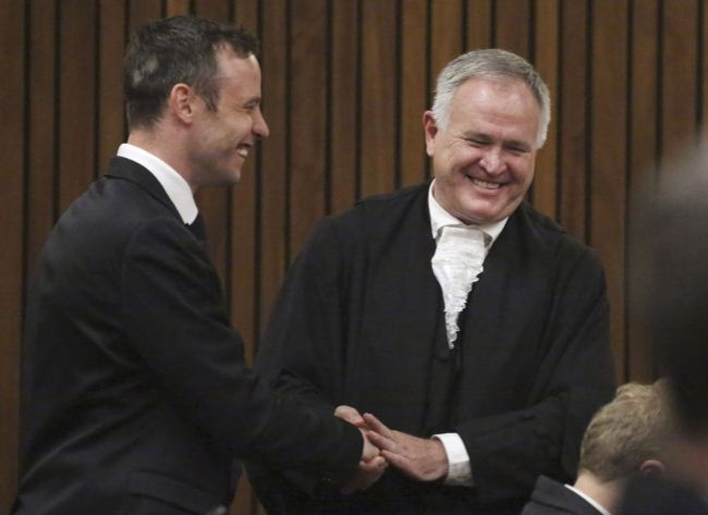 Oscar Pistorius sa za 692 dolárov dostal na slobodu