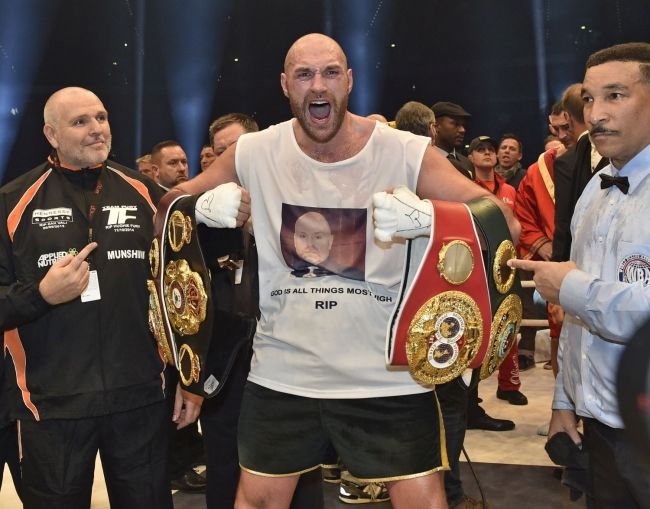 Tyson Fury prišiel o titul získaný od Vladimira Klička