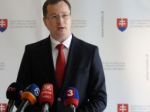 Vysokej škole v Sládkovičove pozastavil minister akreditáciu