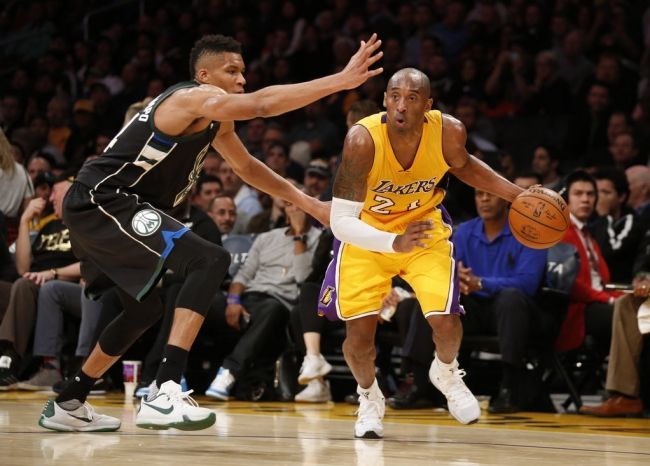 Video: Bryant potiahol Lakers, LeBron lídrom Clevelandu