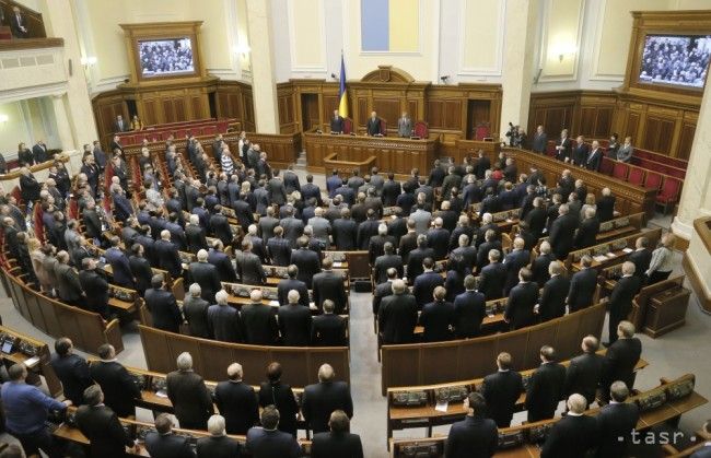 Deti zasadli do ukrajinského parlamentu namiesto poslancov-výtržníkov