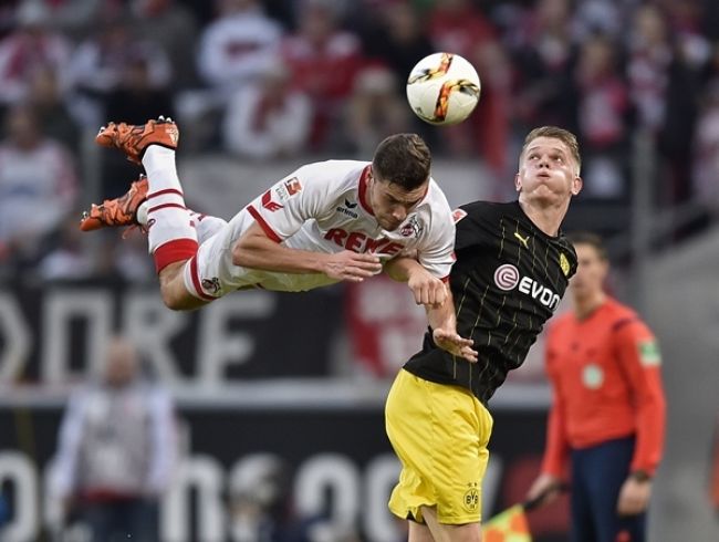 Video: Dortmund zakopol v Kolíne, Bayern vyhral v Hannoveri