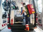 Záchranárom na Slovensku budúci rok porastú mzdy