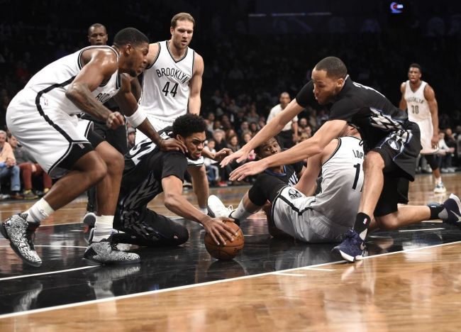 Video: Trápenie Brooklynu pokračuje, Rondo s double-double