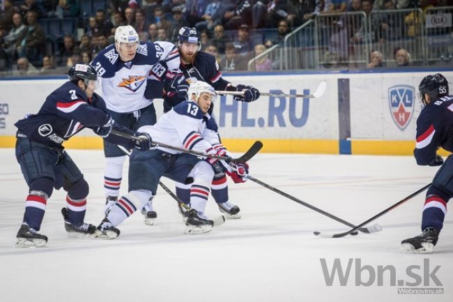 Slovan proti Minsku bez Višňovského a s Kundrátkom