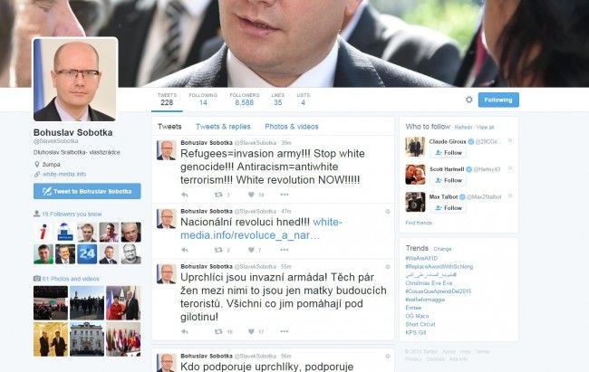 Český premiér píše na Twitteri o invázii utečencov, hackli mu účet