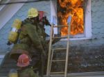 Po explózii a požiari domu v Čechách zahynuli traja ľudia